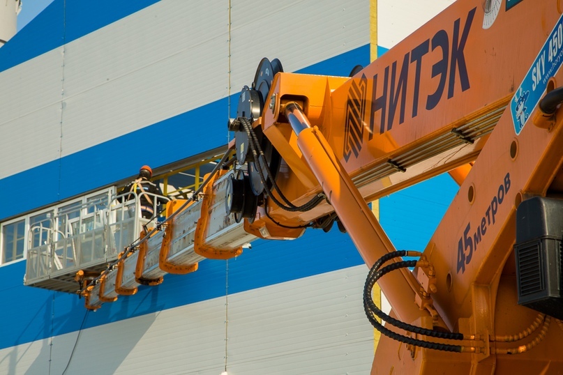 Фото высотных работ с автовышки